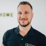 Markus Zink, Elektromeister und Geschäftsführer der IntHome Elektrotechnik GmbH